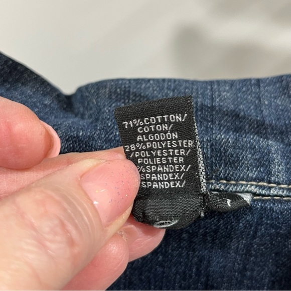 Streetwear Medium women’s distressed jean jacket - Picture 5 of 5